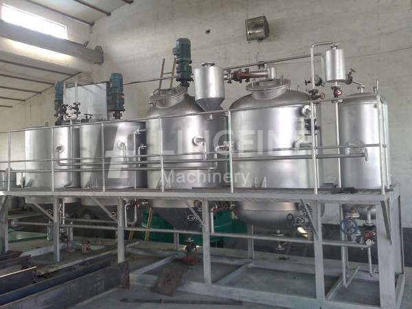 Bath type cooking oil refining machine